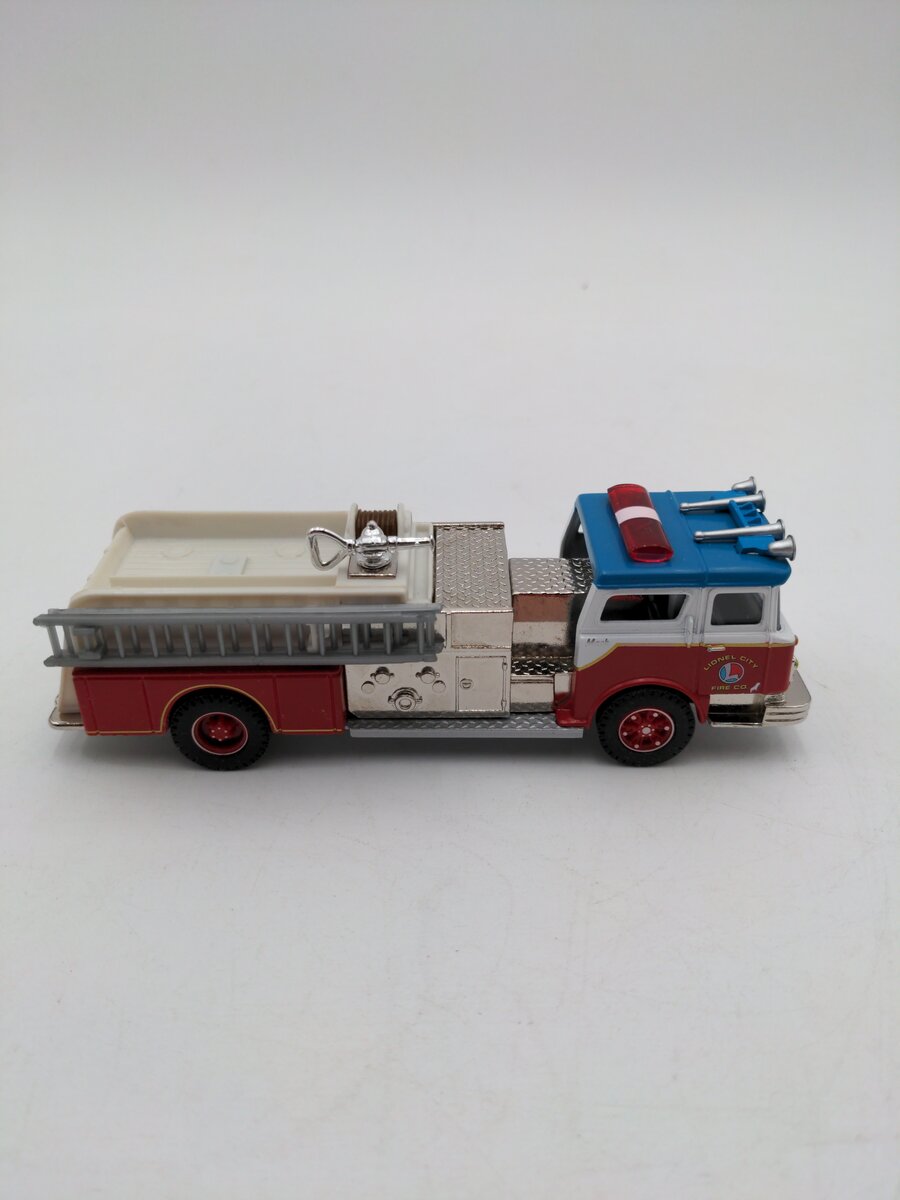 Corgi 52002 1:50 Lionel City Mack CF Pumper Fire Truck Emergency Vehicle EX/Box