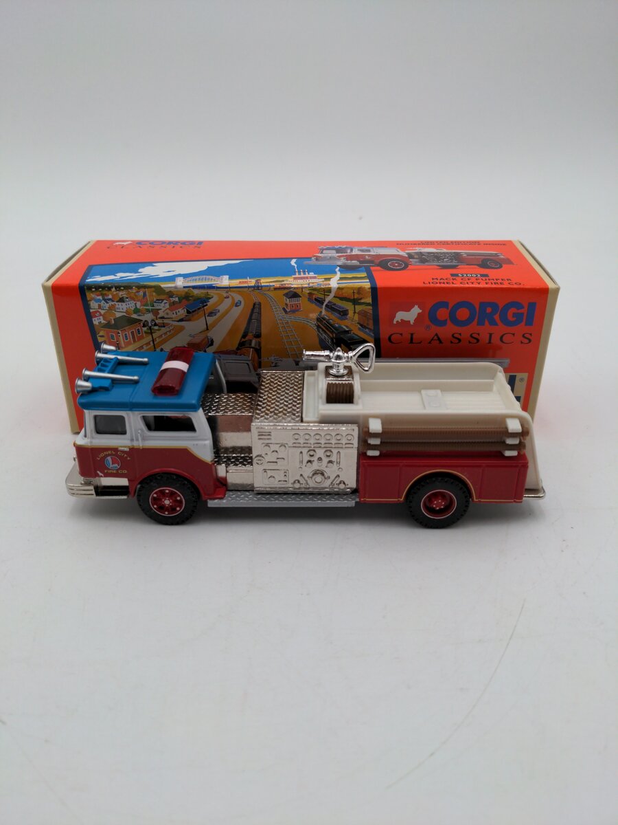Corgi 52002 1:50 Lionel City Mack CF Pumper Fire Truck Emergency Vehicle EX/Box