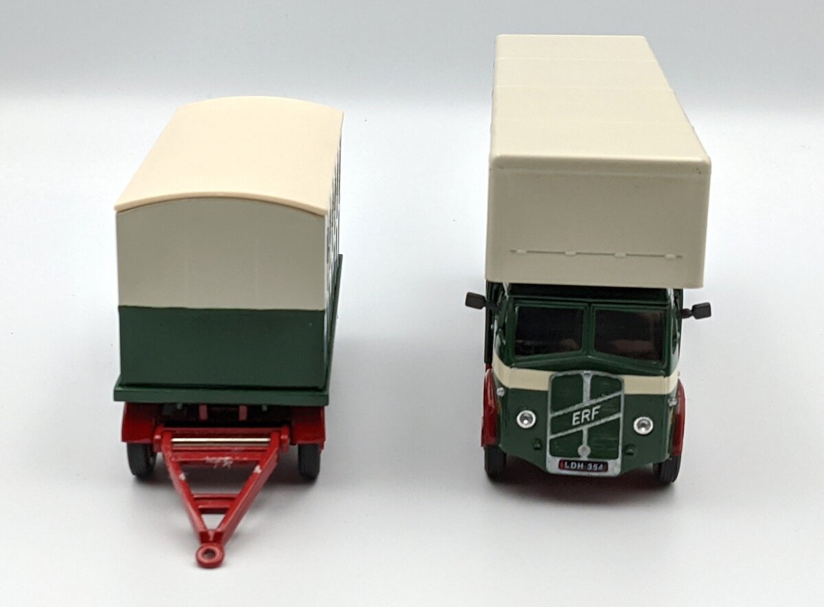 Corgi 099011:50 Pat Collins Fair ERF Dodgem Truck and Box Trailer Set MT/Box