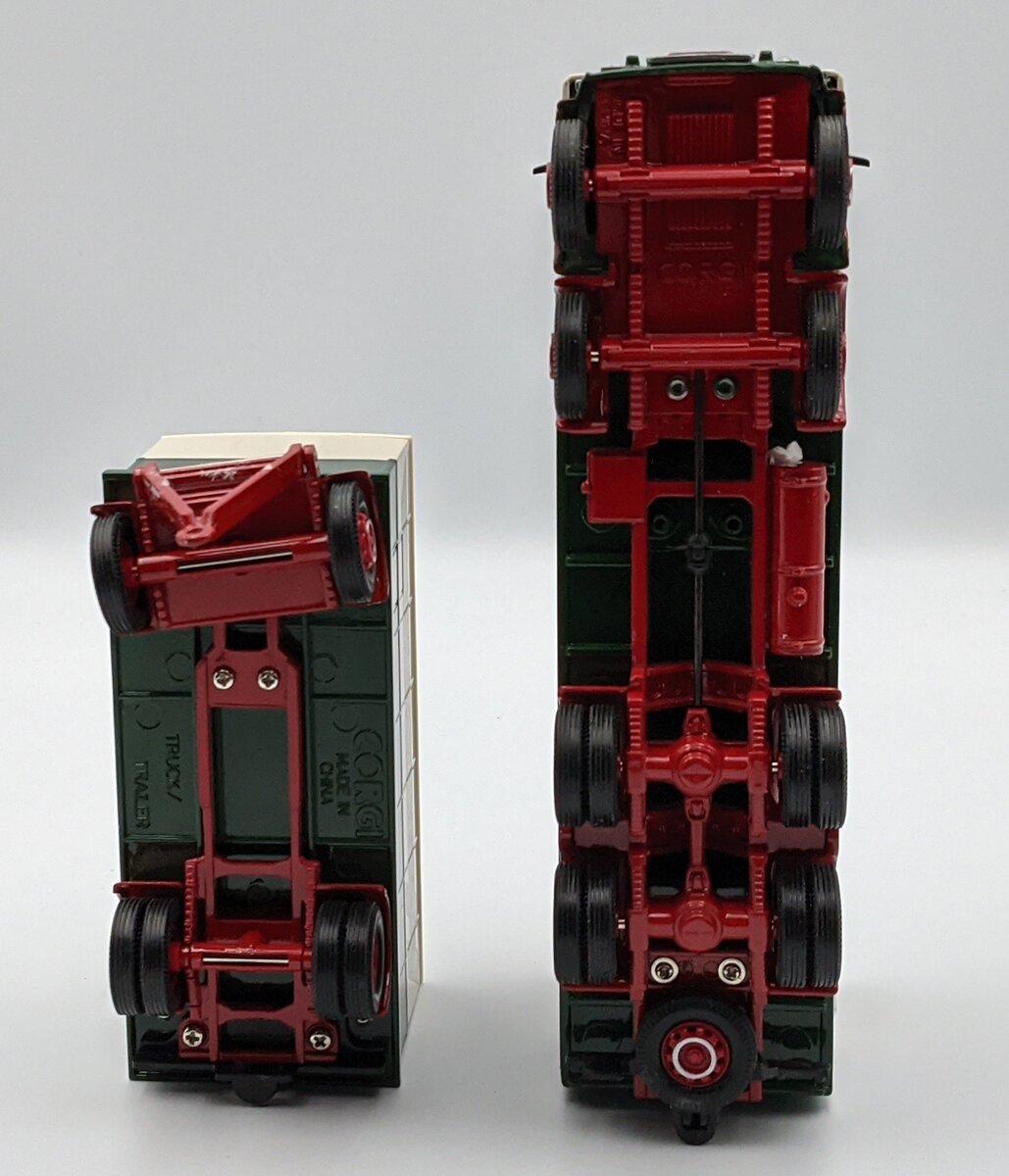 Corgi 099011:50 Pat Collins Fair ERF Dodgem Truck and Box Trailer Set MT/Box