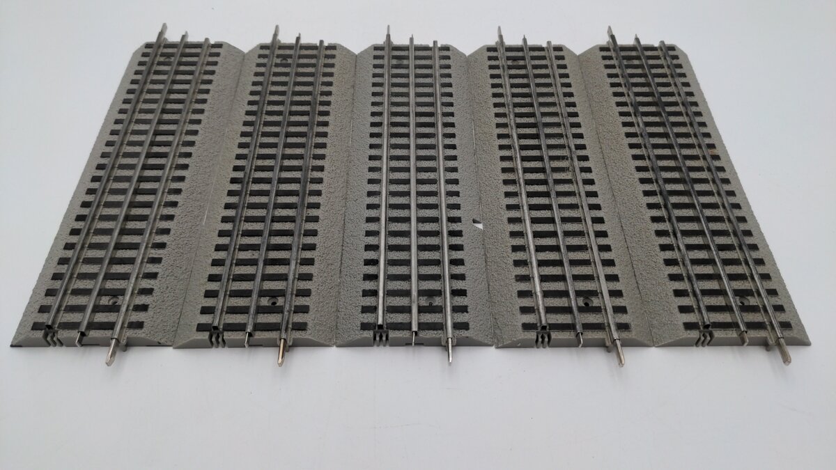 Lionel 6-12014 FasTrack 10" Straight Track (5) VG