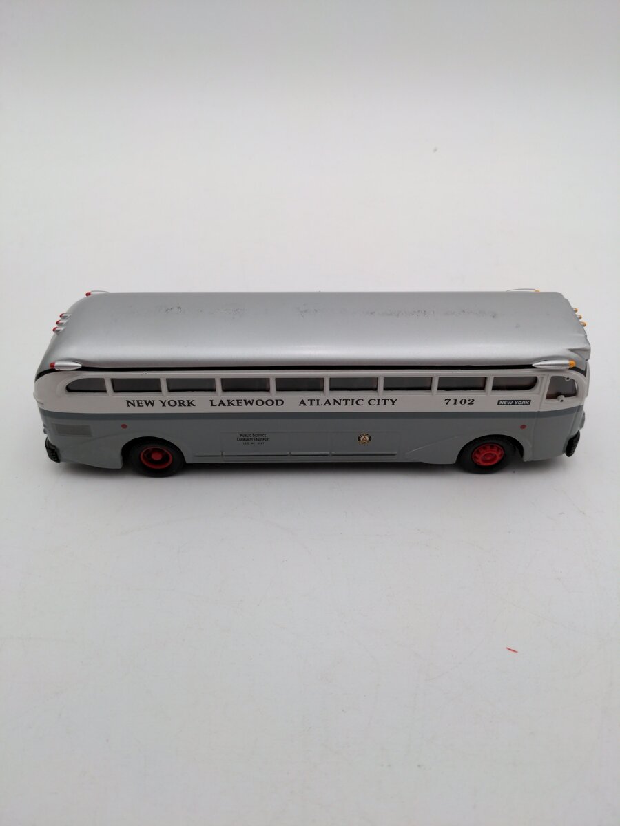 Corgi 98467 1:50 Coach Yellow 743 Public Service of NJ EX/Box