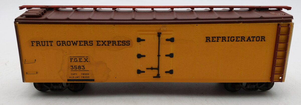 S Scale Fruit Growers Express Refrigerator Car EX