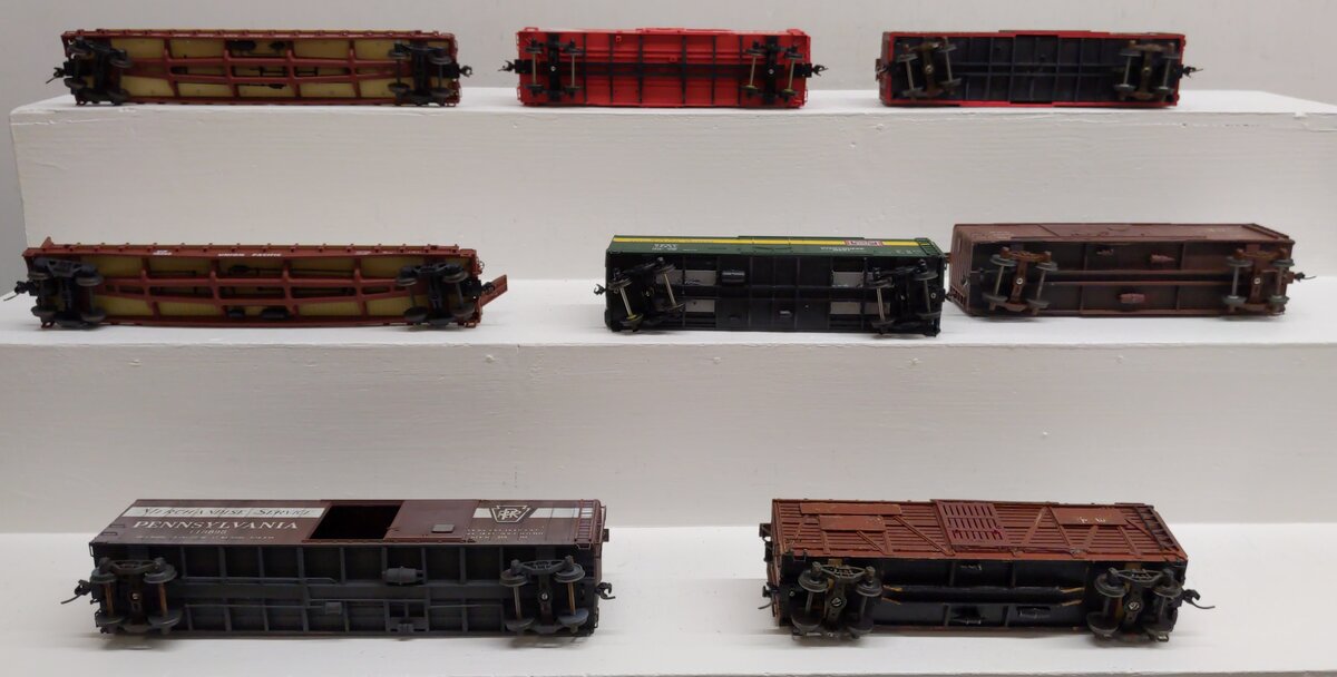 S Scale  Assorted Freight Cars [8] VG