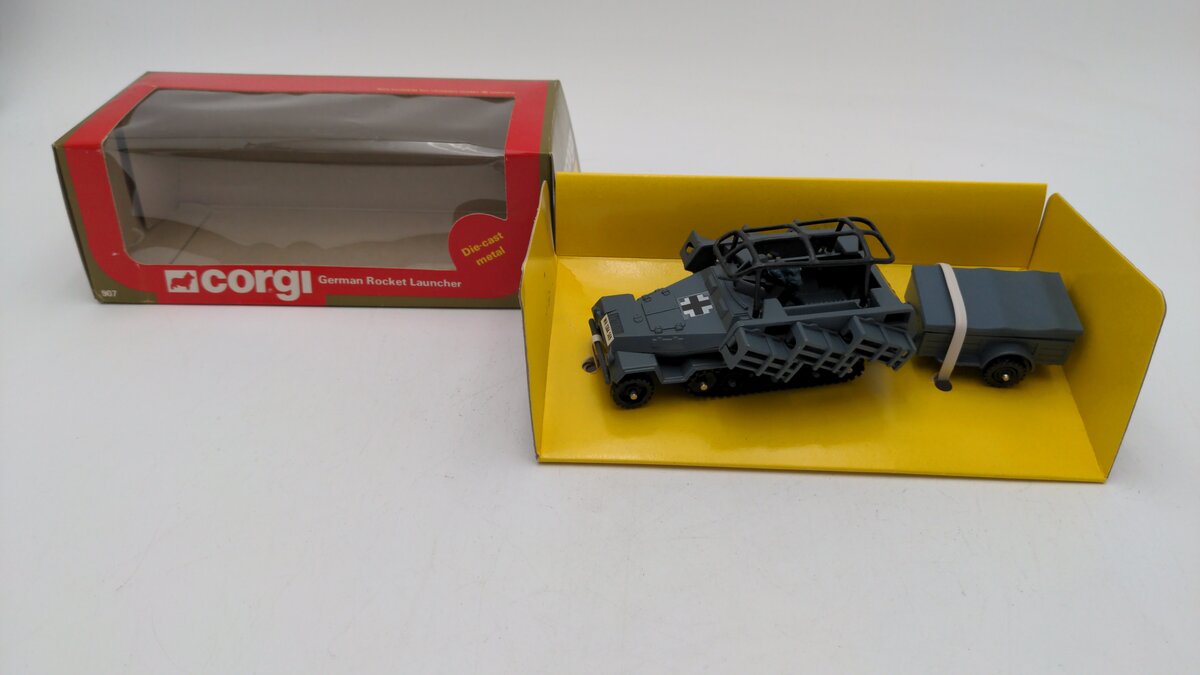 Corgi 907 German Semi-Track Hanomog Sdkfz Rocket Launcher W/Shooter Diecast EX/Box