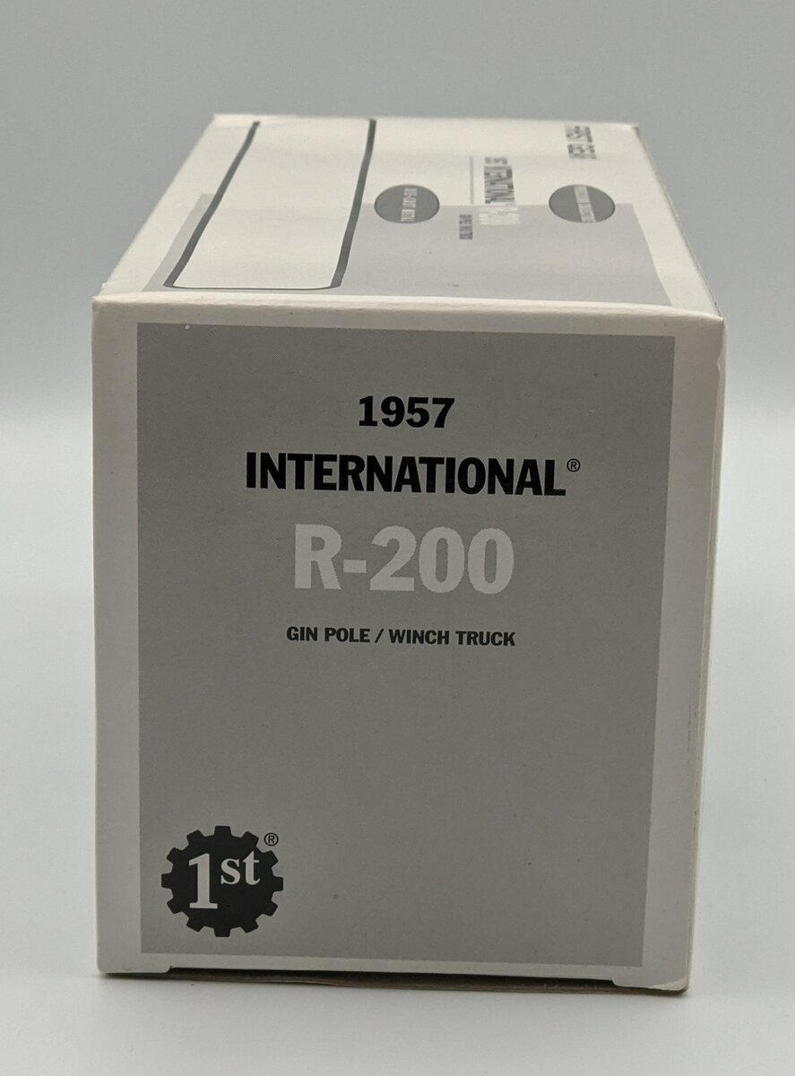 First Gear 19-1969 1:34 1957 International R-200 Gin Pole / Winch Truck MT/Box