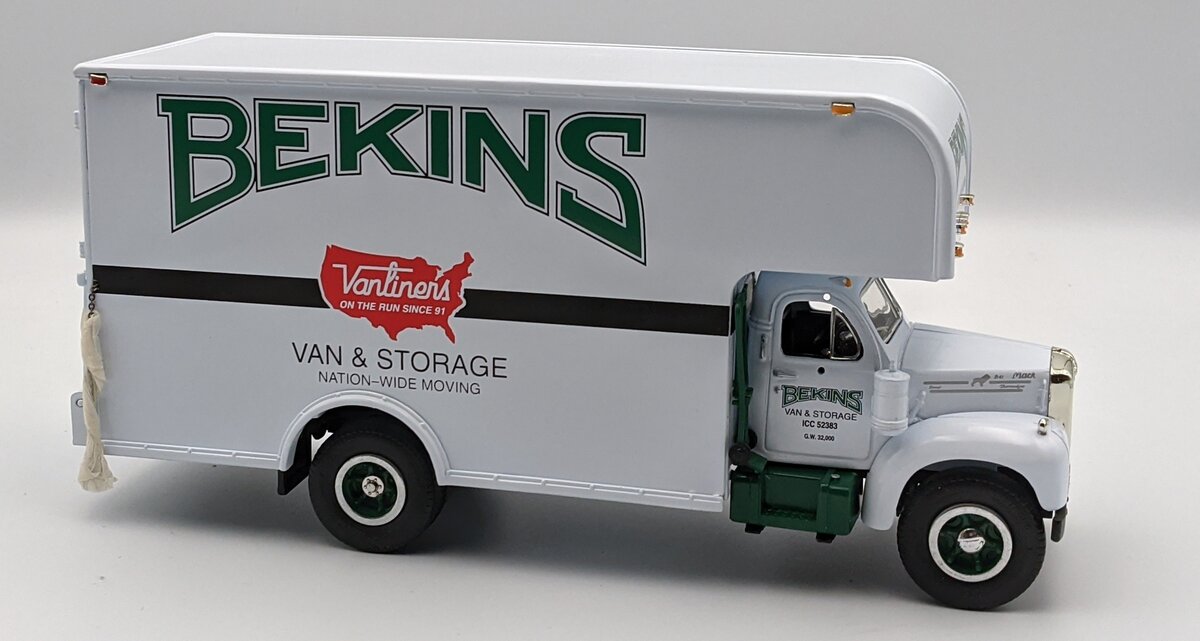 First Gear 18-1944 1:34 1960 Model B-61 Mack Moving Van VG/Box