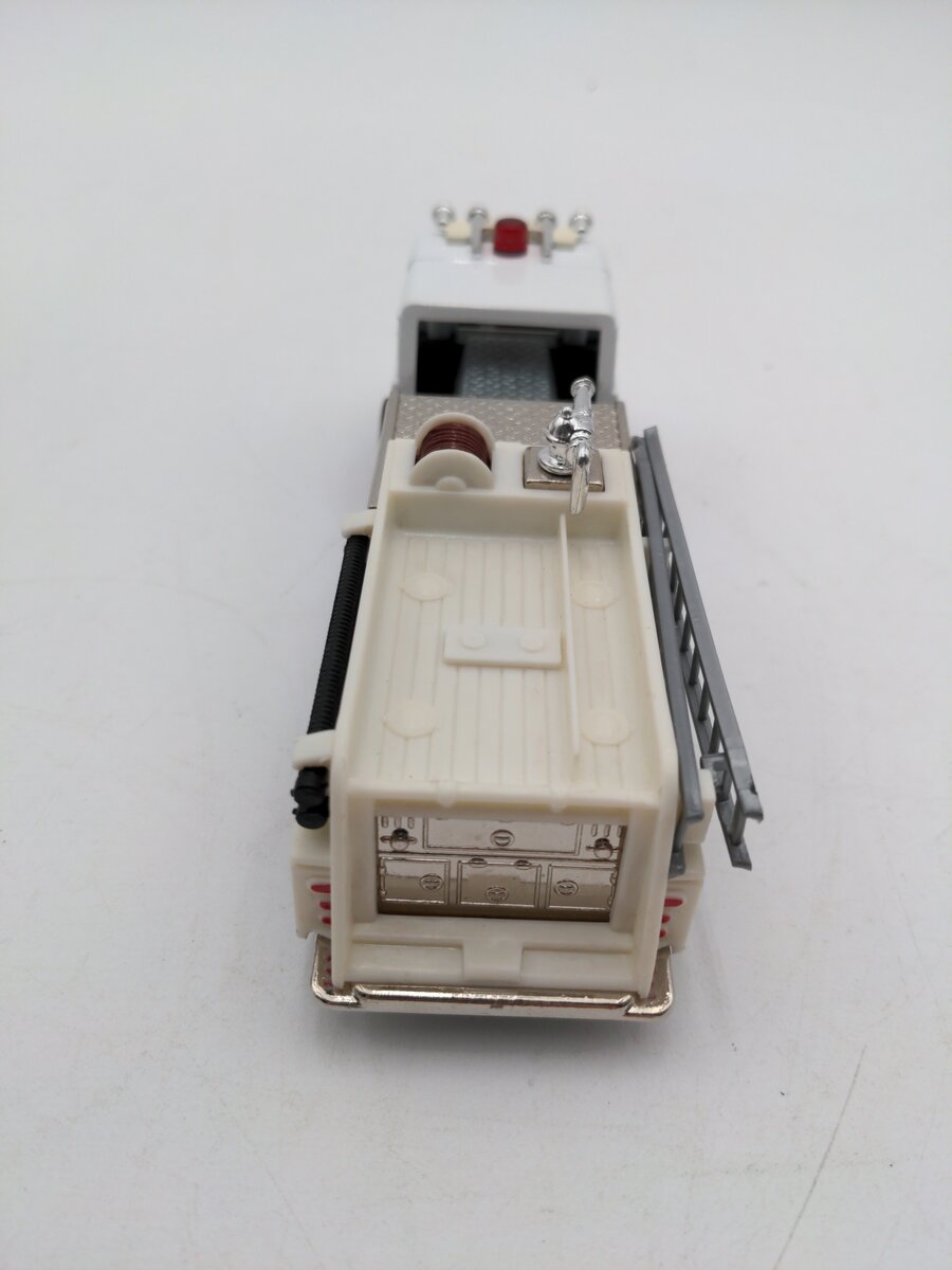 Corgi 98451 1:50 Die-Cast Berwick Fire Service Mack CF Pumper EX/Box