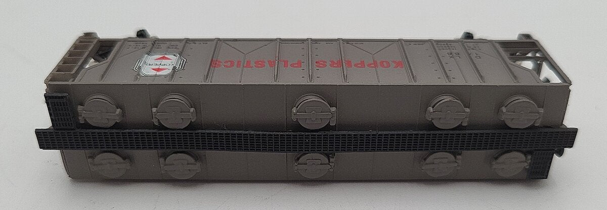 Bachmann N Koppers Plastics Covered Hopper #1086 LN