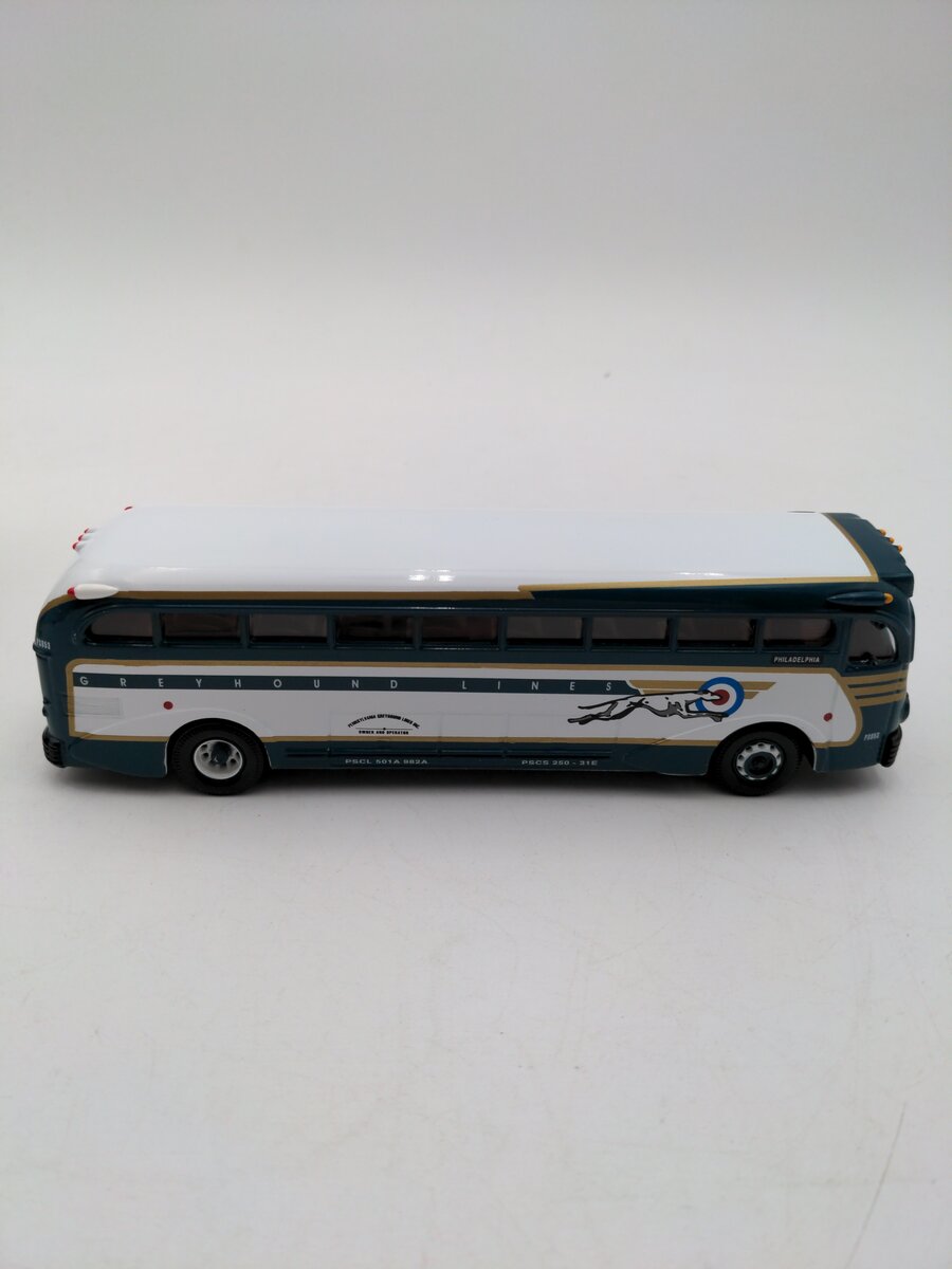 Corgi 98461 1:50 1994 Battle of Britain Yellow Coach Philadelphia Bus Lines #743 EX/Box