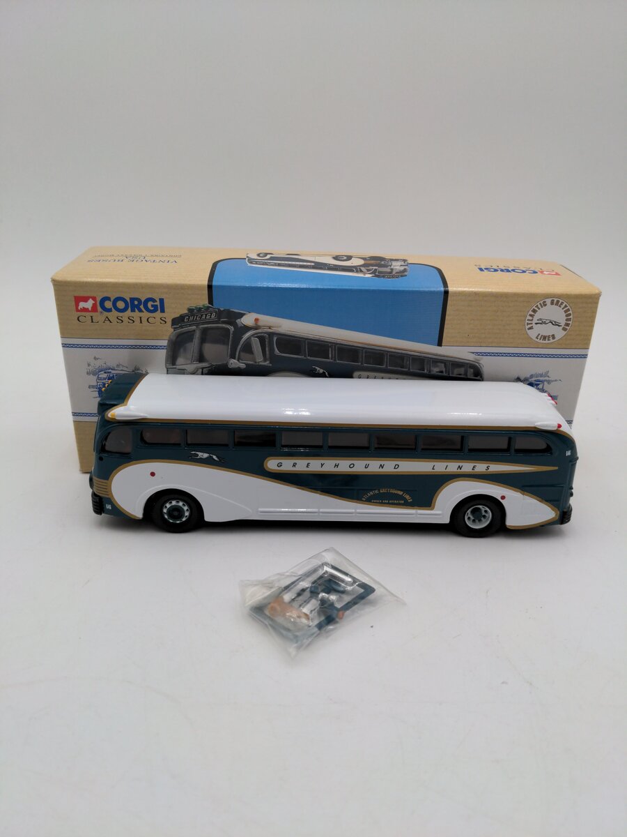 Corgi 98462 1:50 Atlantic Greyhound Lines Yellow Coach 743 Bus EX/Box