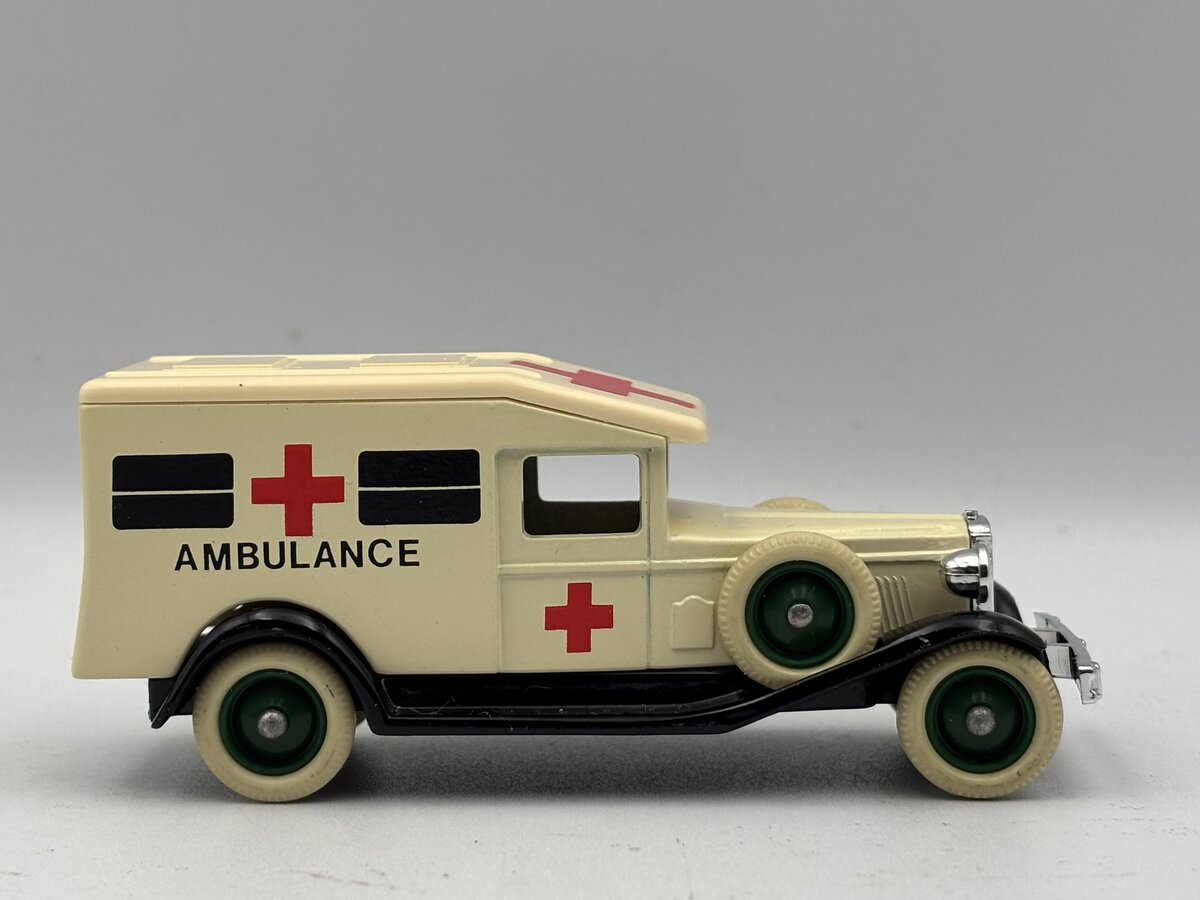 Lledo Days Gone Die-Cast 1:64 Ambulance LN/Box