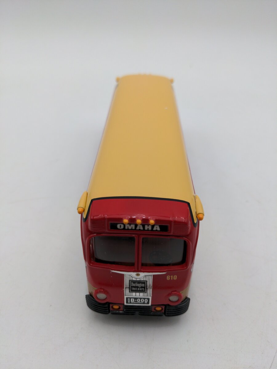 Corgi 98464 1:50 Burlington Trailways Yellow Coach 743 Bus EX/Box