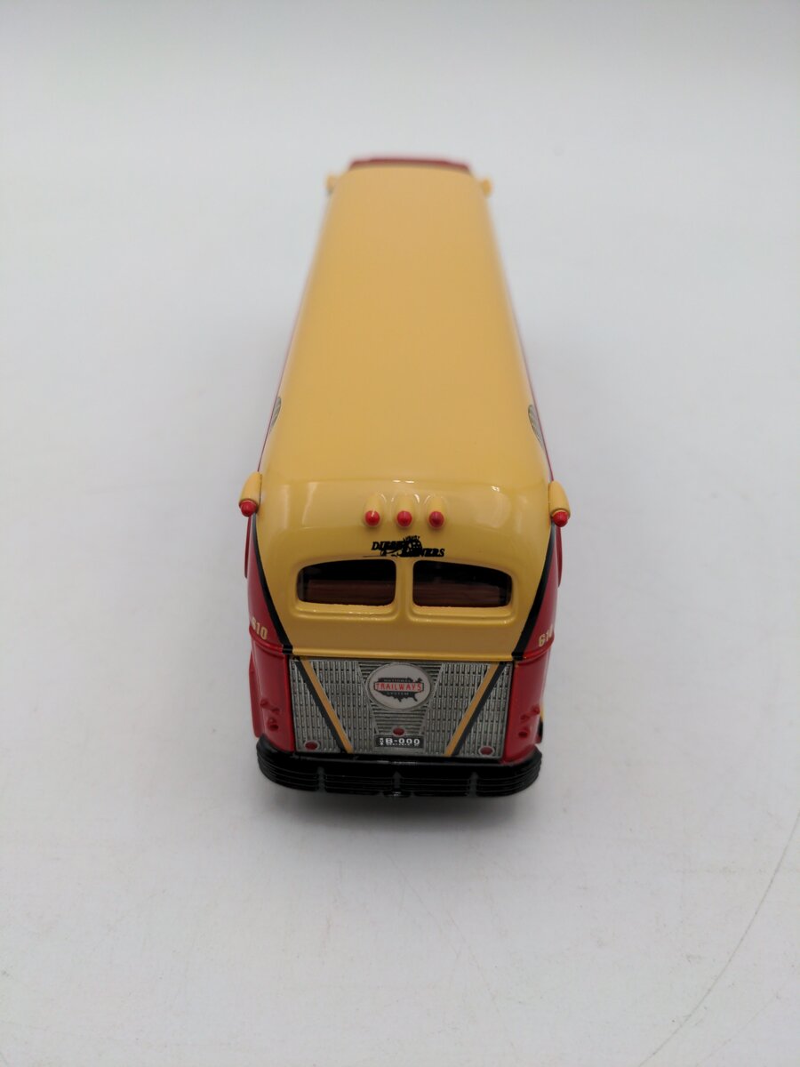 Corgi 98464 1:50 Burlington Trailways Yellow Coach 743 Bus EX/Box