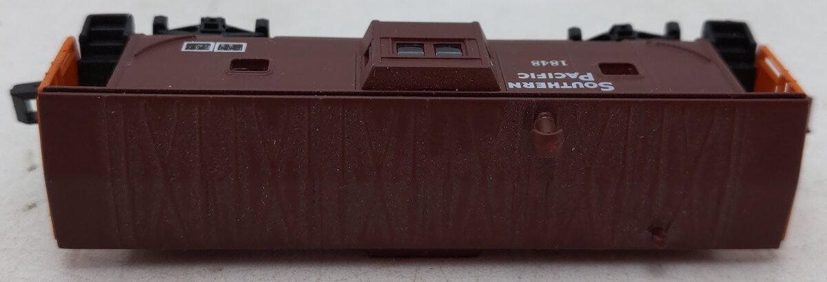 Walthers 932-8752 N Scale Southern Pacific Caboose #1848 LN/Box