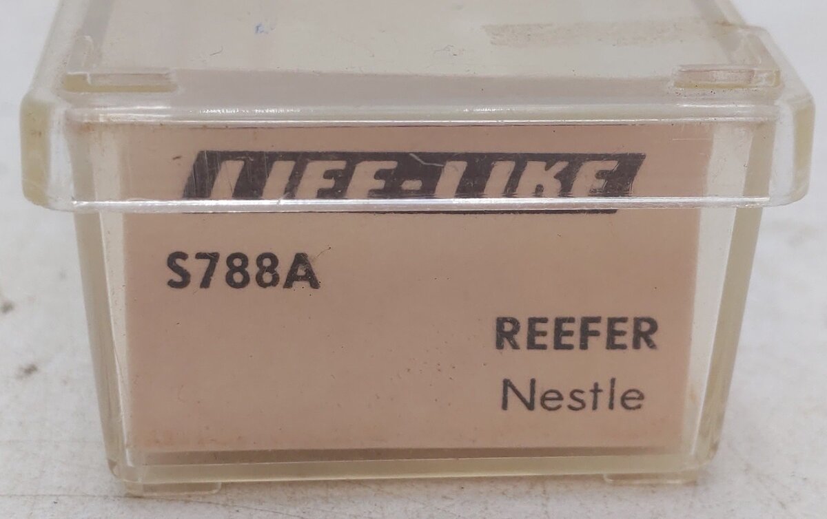 Life Like 5788A N Scale Nestle Chocolate Reefer Car #8205 EX/Box
