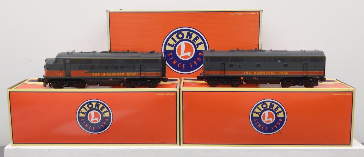 Lionel 6-34586 O Gauge Postwar Milwaukee Road Scale F-3 AB Diesel Set #2378