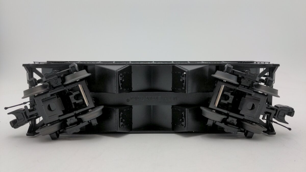MTH 20-90553E O Gauge Chesapeake & Ohio 2 Bay Offset Hopper Car #52692 EX/Box
