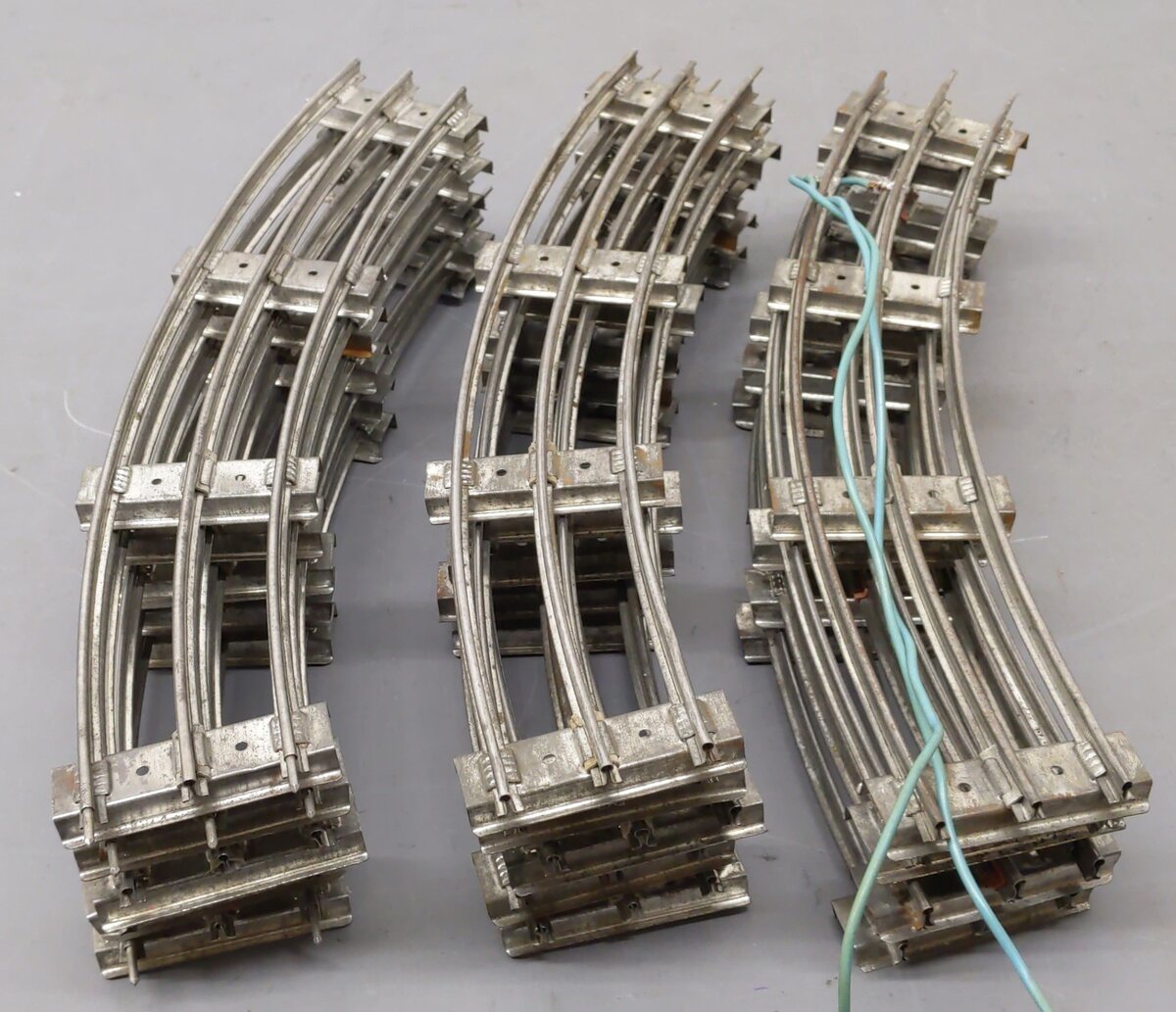 Ives Standard Gauge Vintage Curved Track Sections [14]