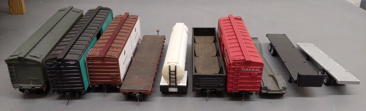 Assorted S Scale Freight Cars and Semi Trailers [10] EX