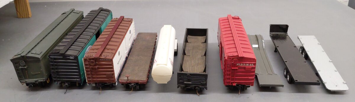 Assorted S Scale Freight Cars and Semi Trailers [10] EX