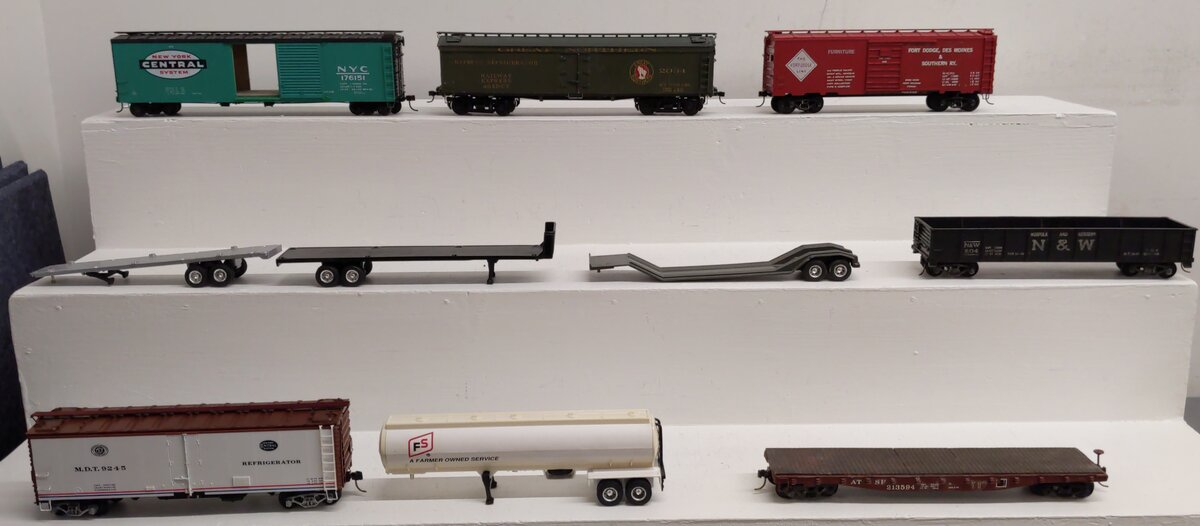 Assorted S Scale Freight Cars and Semi Trailers [10] EX