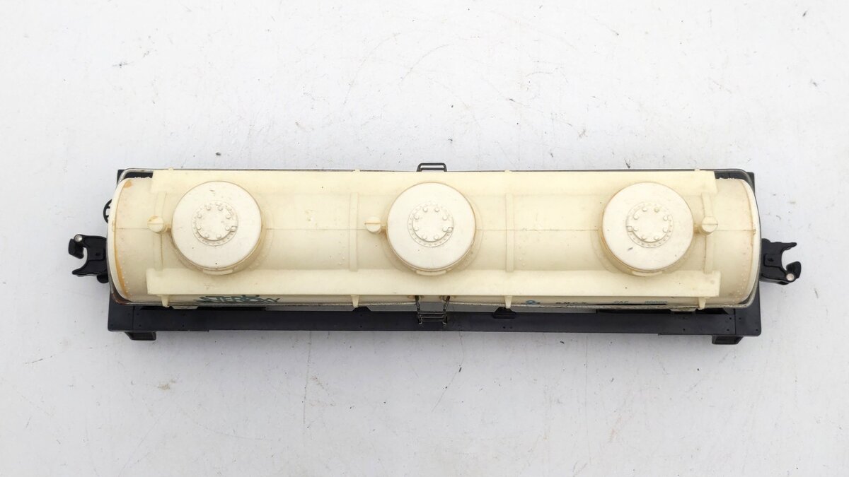 Lionel 6-9250 Waterpoxy Triple Dome Tank Car VG