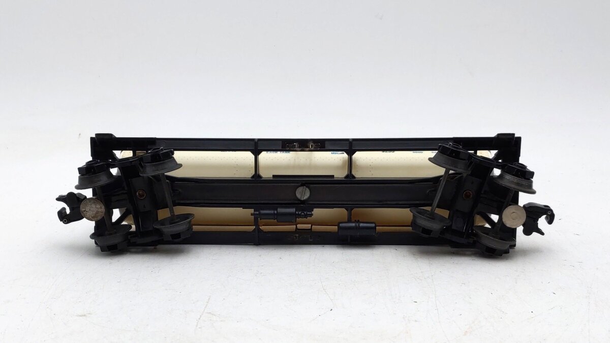 Lionel 6-9250 Waterpoxy Triple Dome Tank Car VG