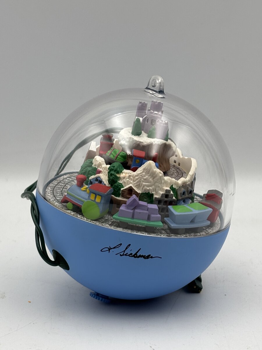 Hallmark Keepsake Magic Light And Motion Continental Express Ornament LN/Box