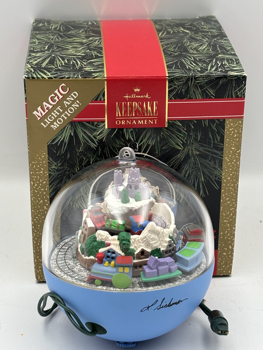 Hallmark Keepsake Magic Light And Motion Continental Express Ornament LN/Box