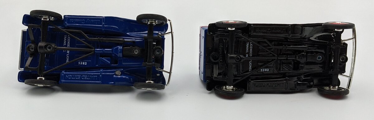 Lionel 311500 1:43 Lionelville Dairy Tanker & Panel Delivery Trucks (Set of 2) EX/Box
