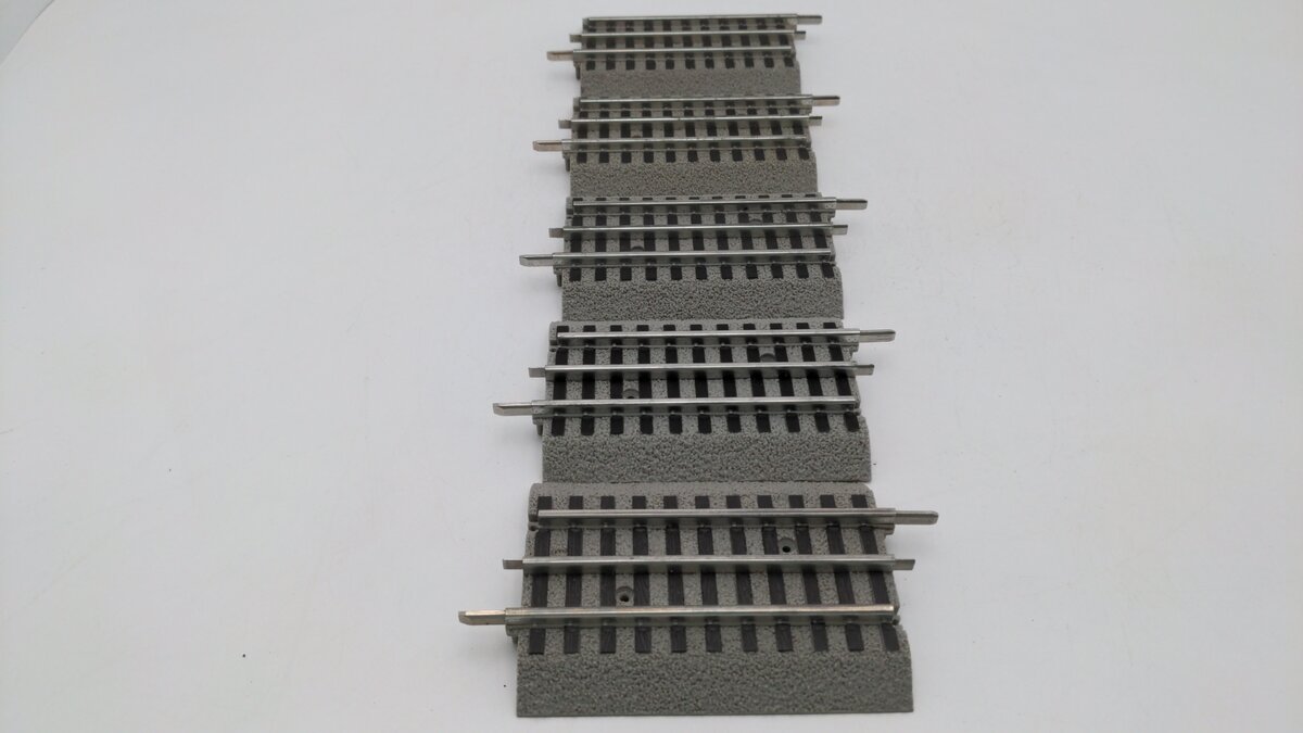 Lionel 6-12025 O Gauge FasTrack 4-1/2 Inch Straight Track (5) VG