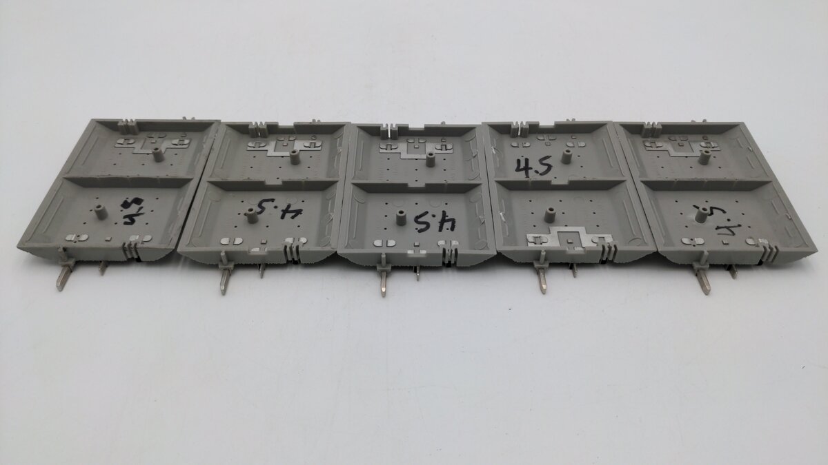 Lionel 6-12025 O Gauge FasTrack 4-1/2 Inch Straight Track (5) VG