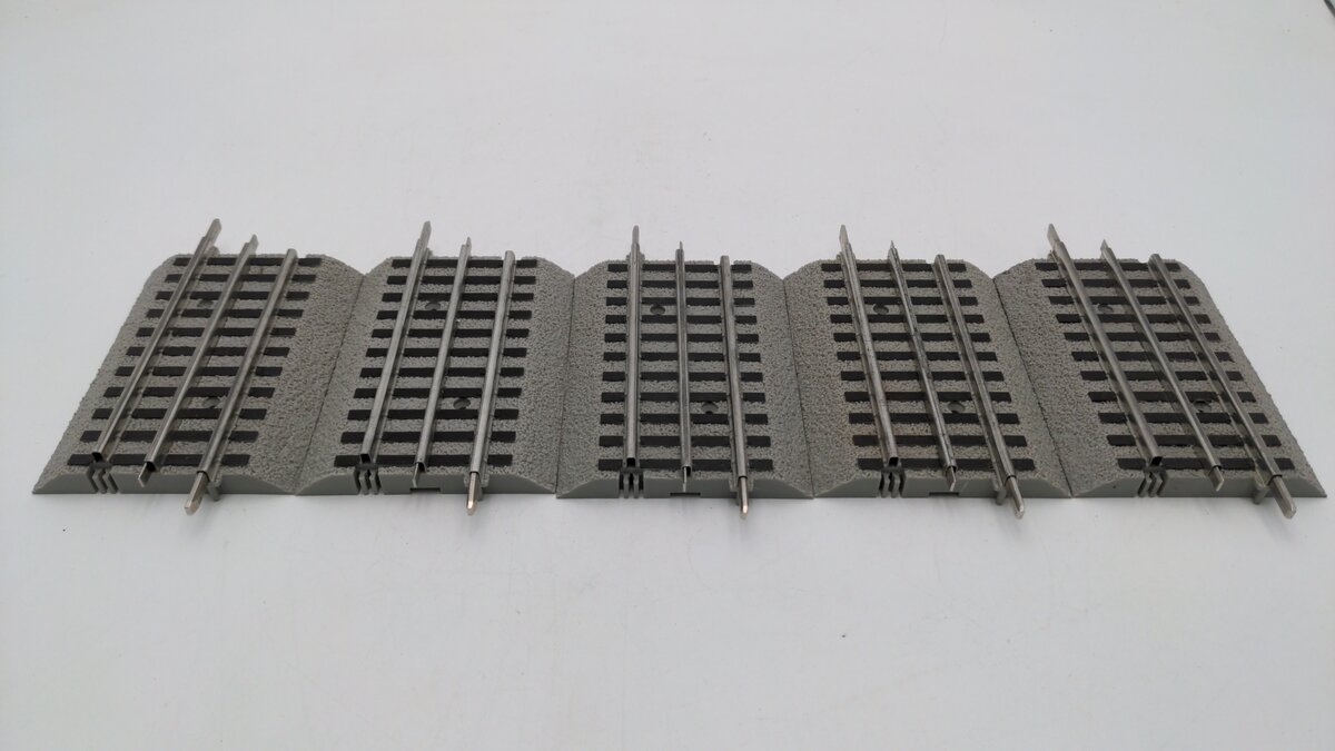 Lionel 6-12025 O Gauge FasTrack 4-1/2 Inch Straight Track (5) VG