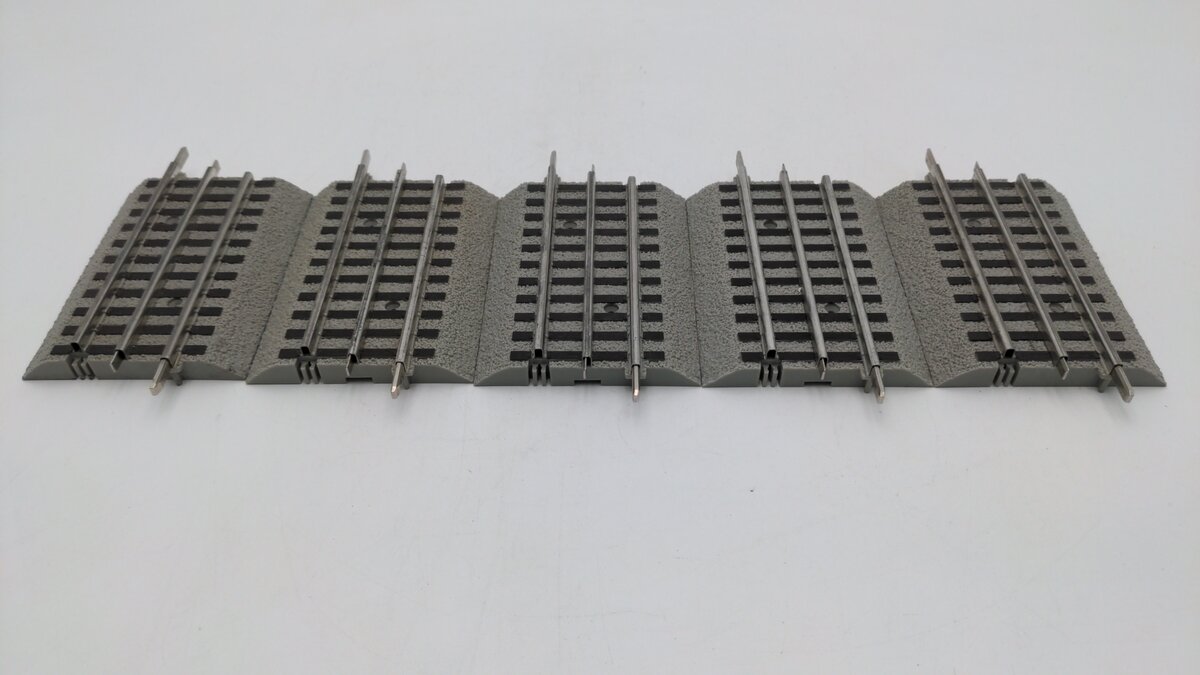 Lionel 6-12025 O Gauge FasTrack 4-1/2 Inch Straight Track (5) VG