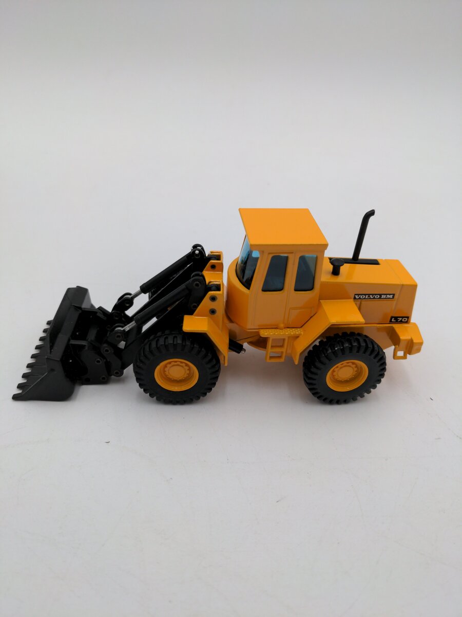 Joal 234 1:50 Scale Volvo BM L70 Loader Die Cast-Metal EX/Box