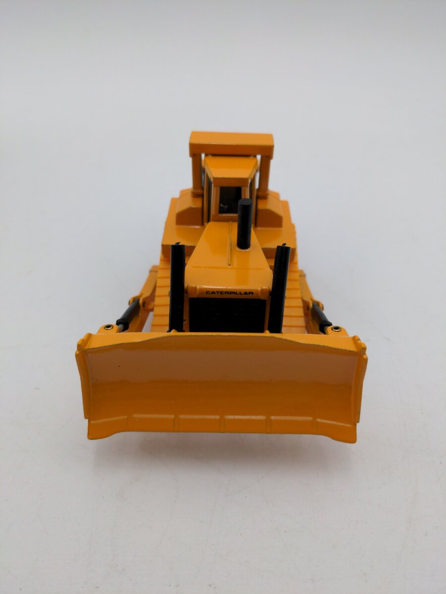 Joal 220 1:70 Caterpillar D10 Dozer Chain Tractor EX/Box