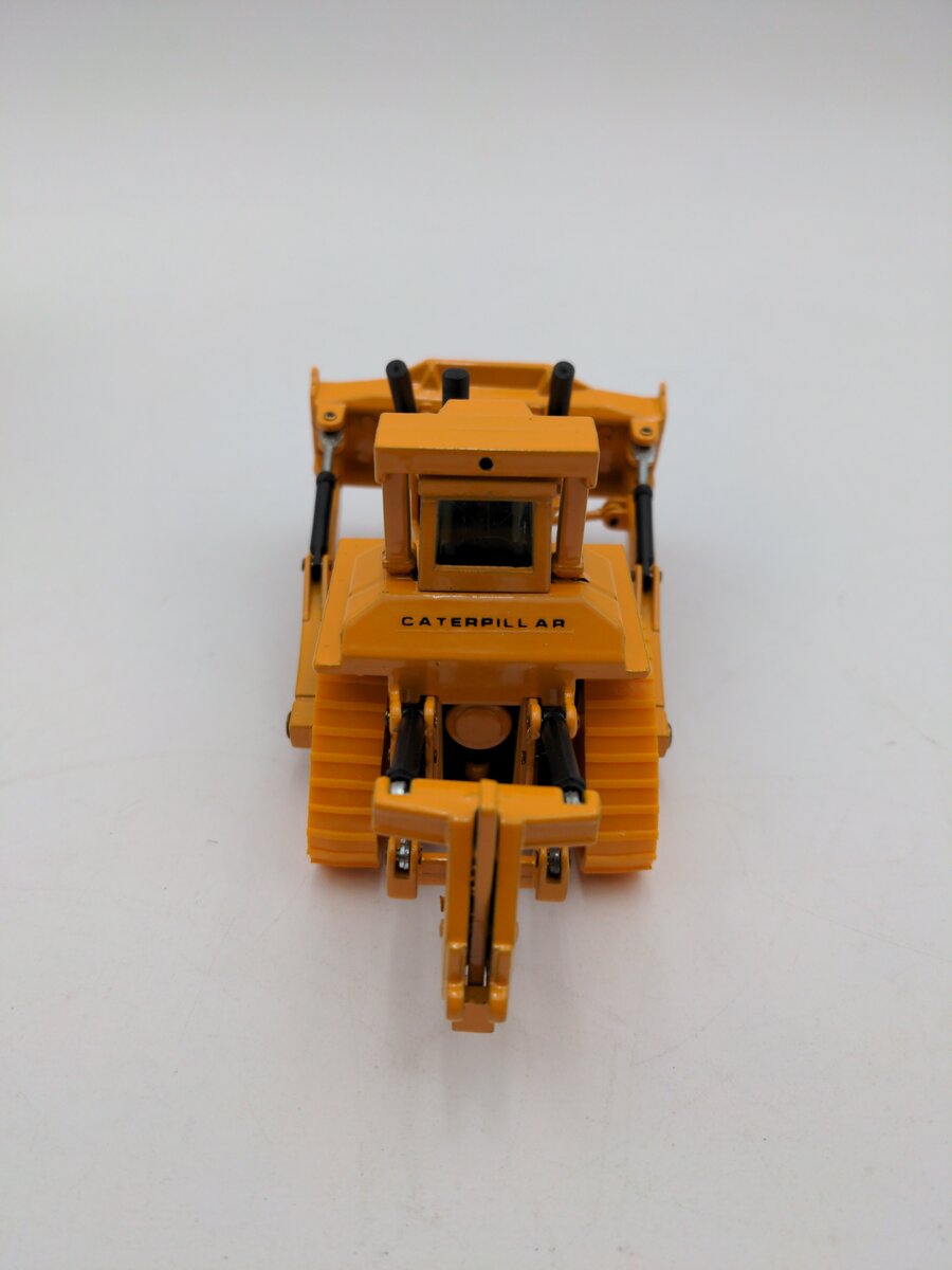 Joal 220 1:70 Caterpillar D10 Dozer Chain Tractor EX/Box