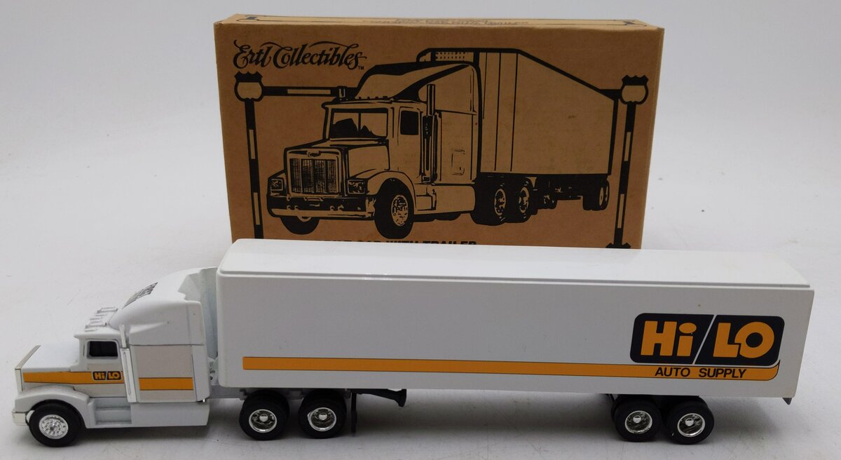Ertl 3237 Diecast Peterbilt Cab With Trailer LN/Box
