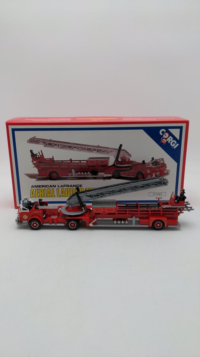 Corgi 97320 1:43 Scale 1990 American Lafrance Aerial Ladder Fire Truck Die Cast EX/Box