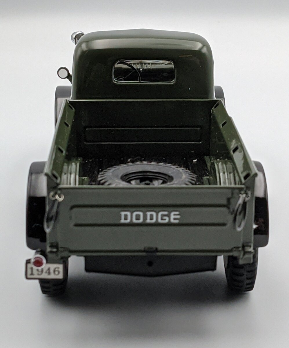 Danbury Mint 828-007 1:24 1946 Dodge Power Wagon MT/Box