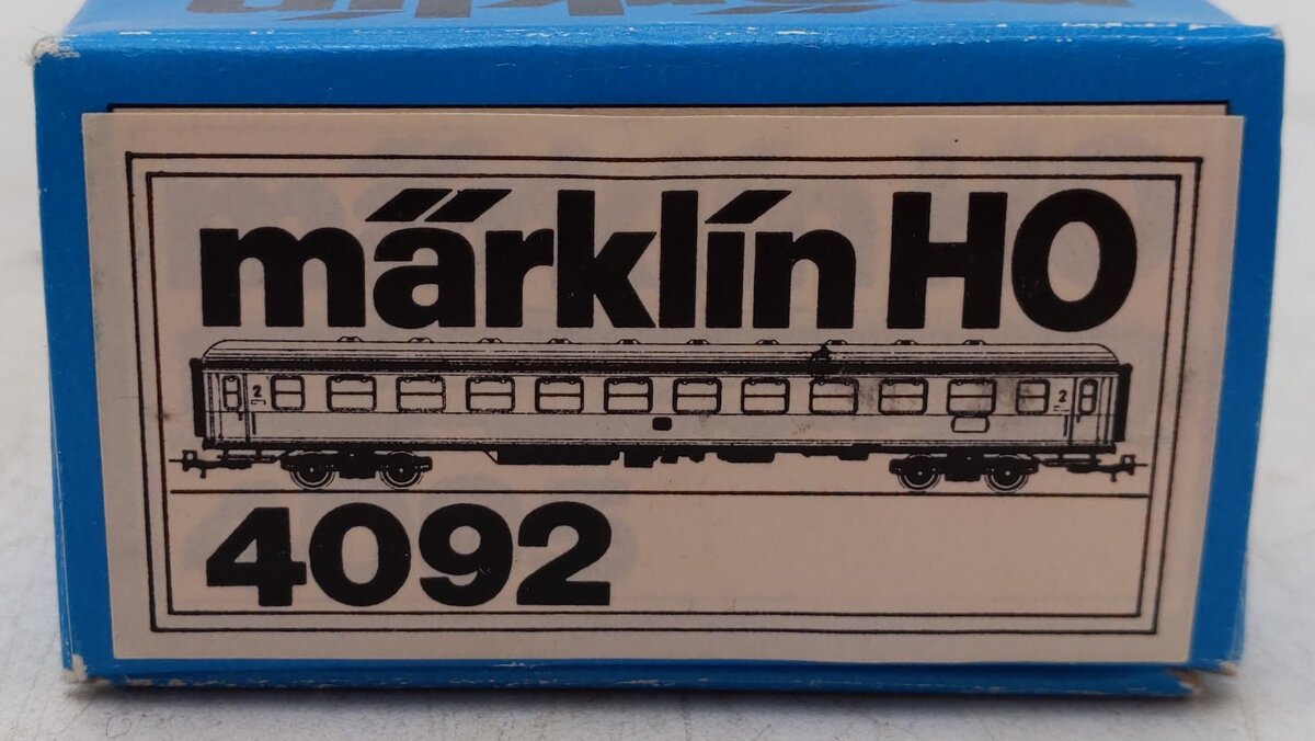 Marklin 4092 HO Deutsche Bahn 2nd Class Express Passenger Car EX/Box