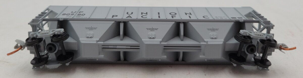 Micro-Trains 09600102 N UP PS2 High Side Three Bay Covered Hopper #80980 LN/Box