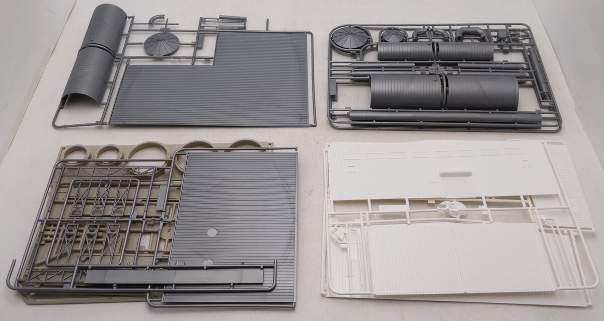 Walthers 933-2978 HO Scale Energy Center Building Kit EX/Box