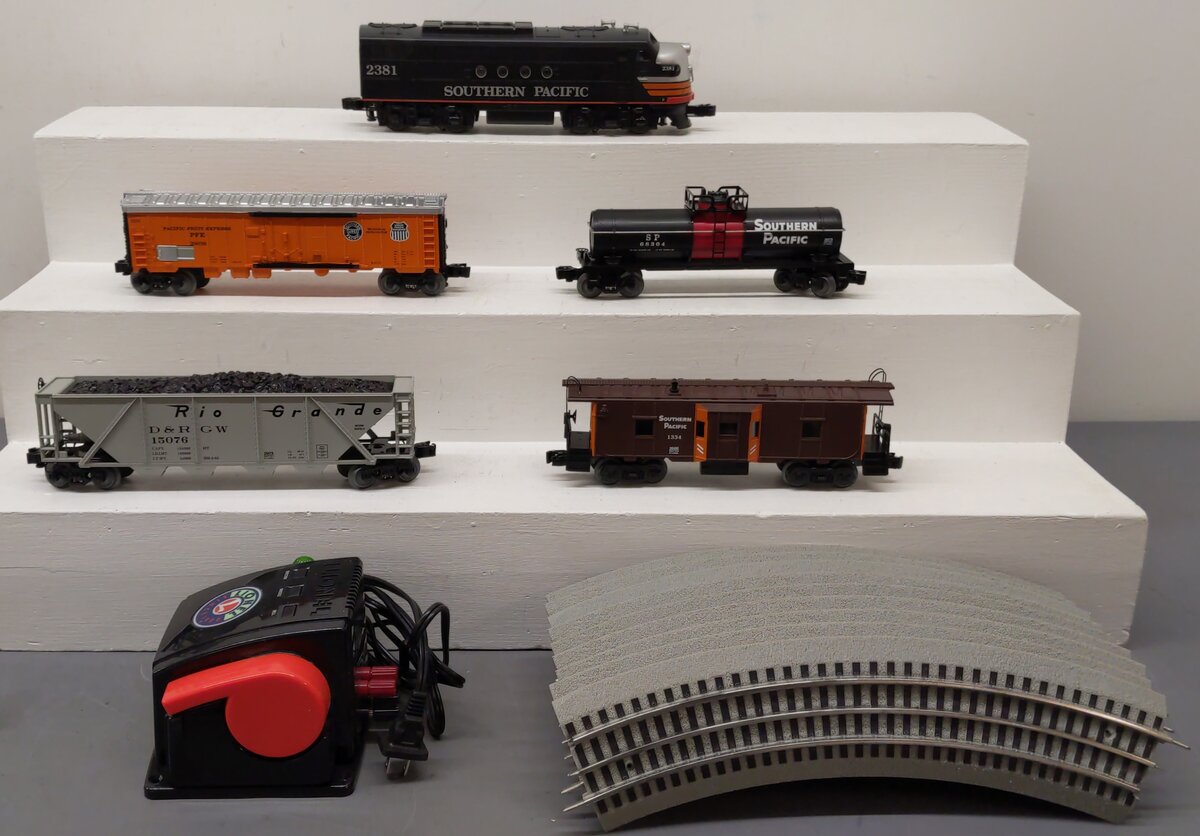 Lionel 6-30217 Southern Pacific Black Widow O Gauge Diesel Freight Train Set LN/Box
