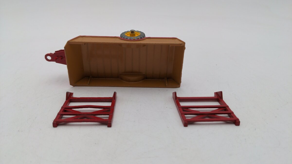 Dinky 320 Die Cast Tan / Red Halesowen Harvest Farm Trailer Set EX/Box