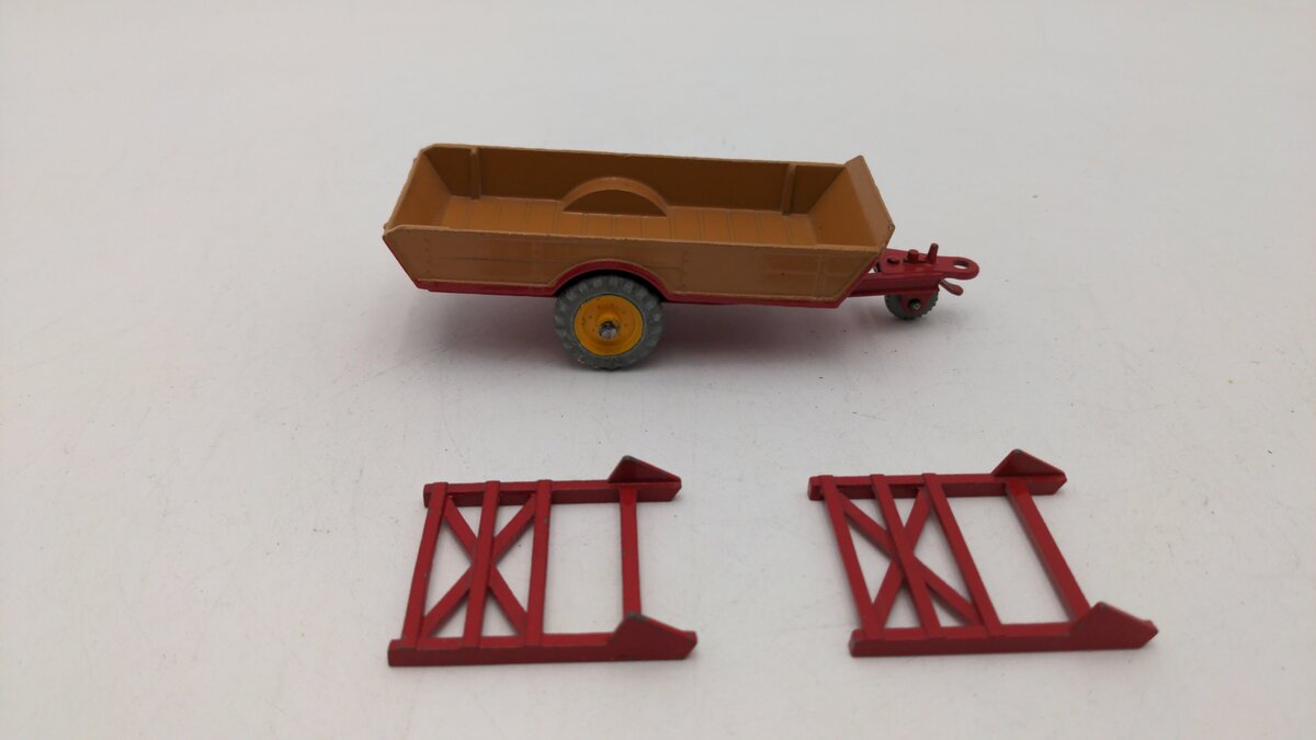 Dinky 320 Die Cast Tan / Red Halesowen Harvest Farm Trailer Set EX/Box