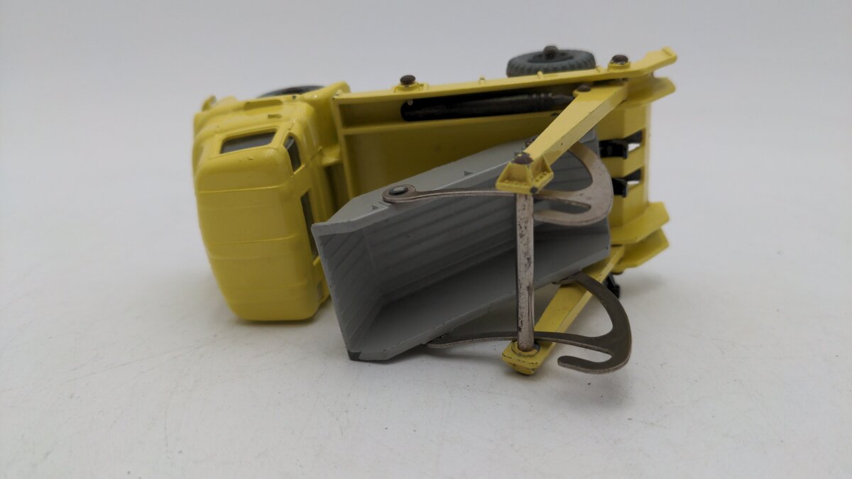 Dinky 966 Die Cast Yellow/Gray Marrel Multi-Bucket Unit W/Clear Plastic Windows EX/Box