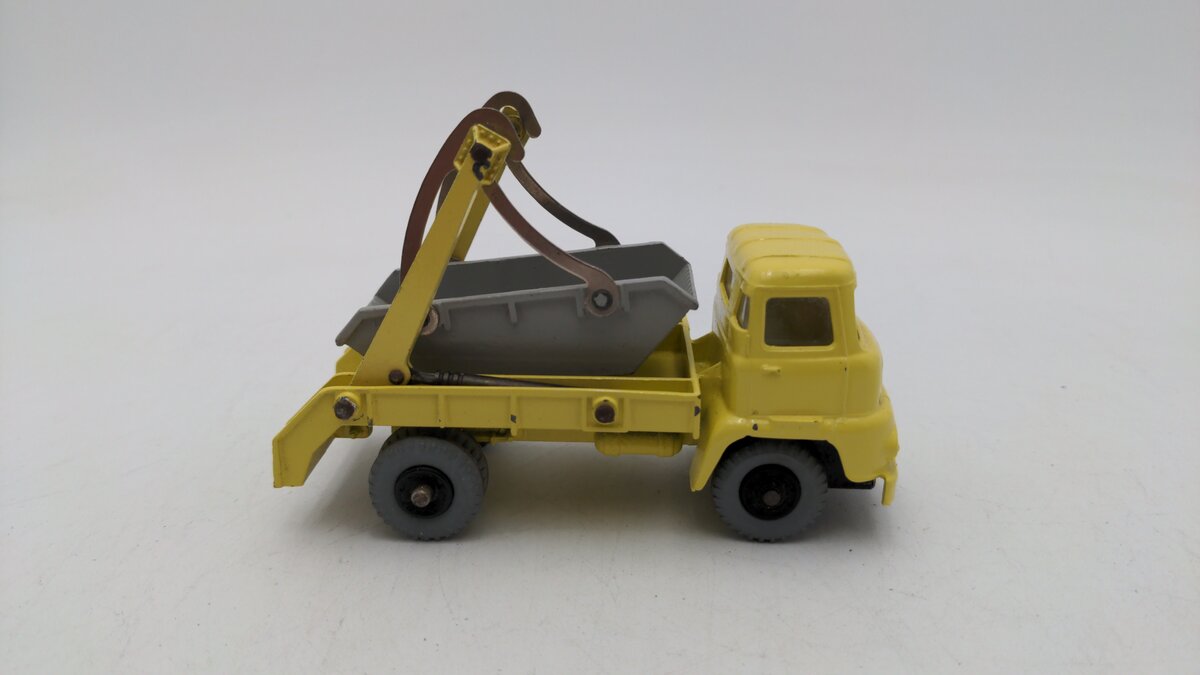 Dinky 966 Die Cast Yellow/Gray Marrel Multi-Bucket Unit W/Clear Plastic Windows EX/Box