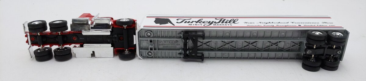 Ertl 7520 1:64 Scale Turkey Hill Navistar Tractor w/ Trailer NIB